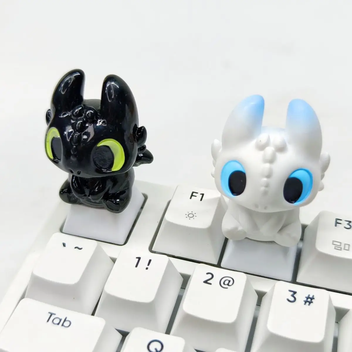 

Custom 3D Sculpted How To Train Your Dragon Toothless Keycap, Light & Night Fury Esc Key Keyboard Desk Decor Collectible Gift