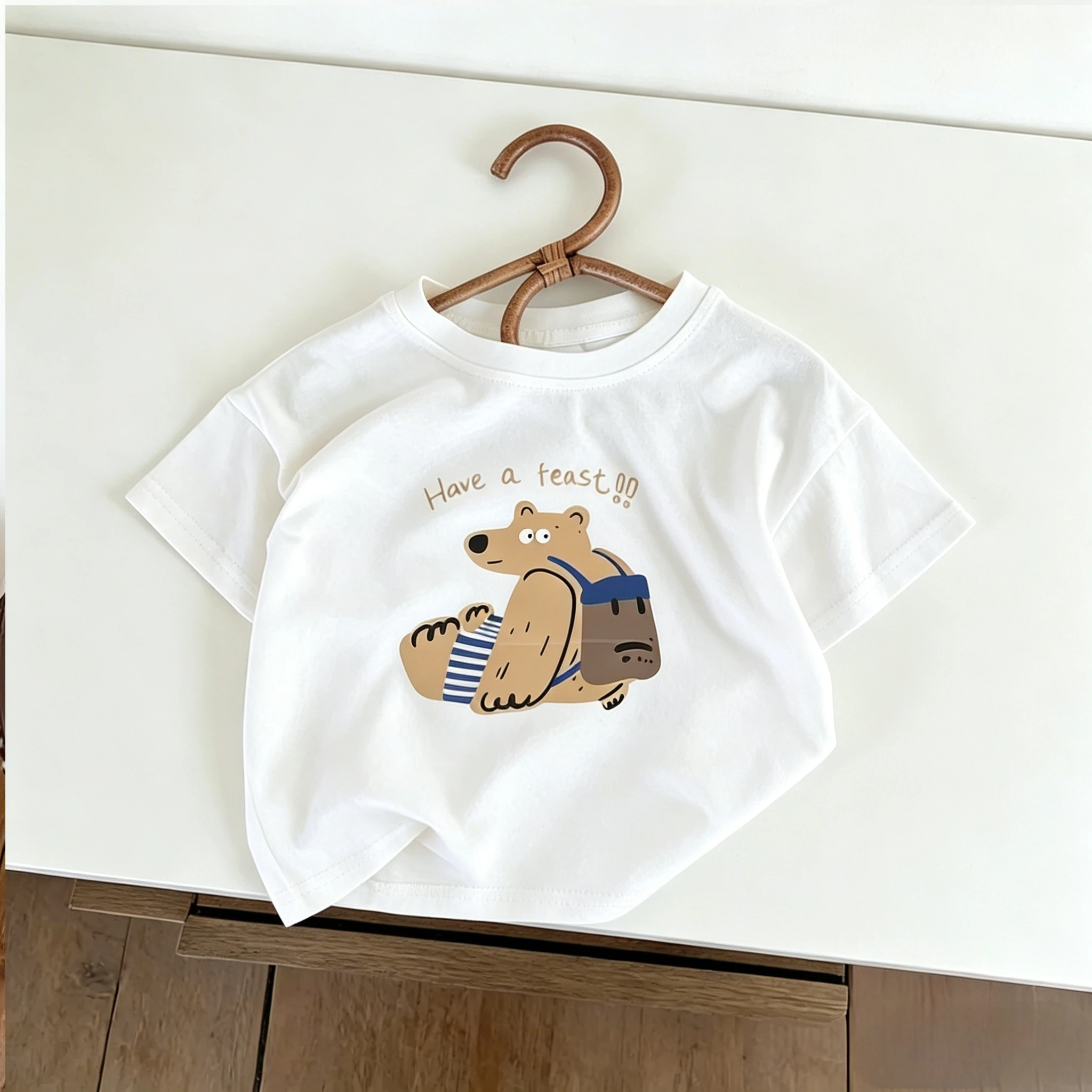 2026 Summer Hot Style Kids Bear Graphic T Shirt Cool Backpack Bear Print Unisex Casual Short Sleeve Tee Baby Kid Thin Sportswear