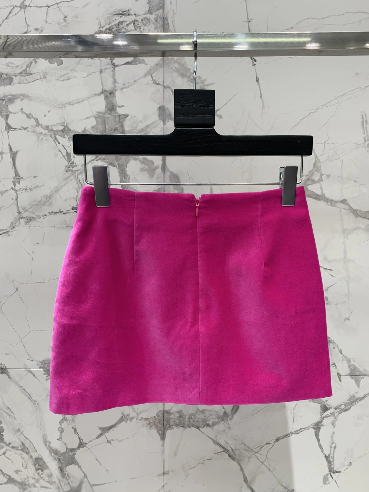 

26. Новые бархатные мини-юбки розового и розово-красного цвета, милые и крутые, пряные и стильные, сексуальные и элитные платья для вечеринок.