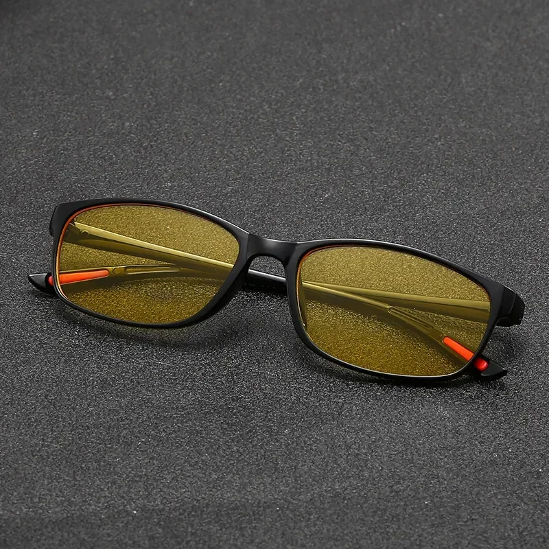 Retro Square Frame Eyeglasses Night Vision Driving Myopia Goggles for Day and Night High-definition Men Wome Near Sight Glasses