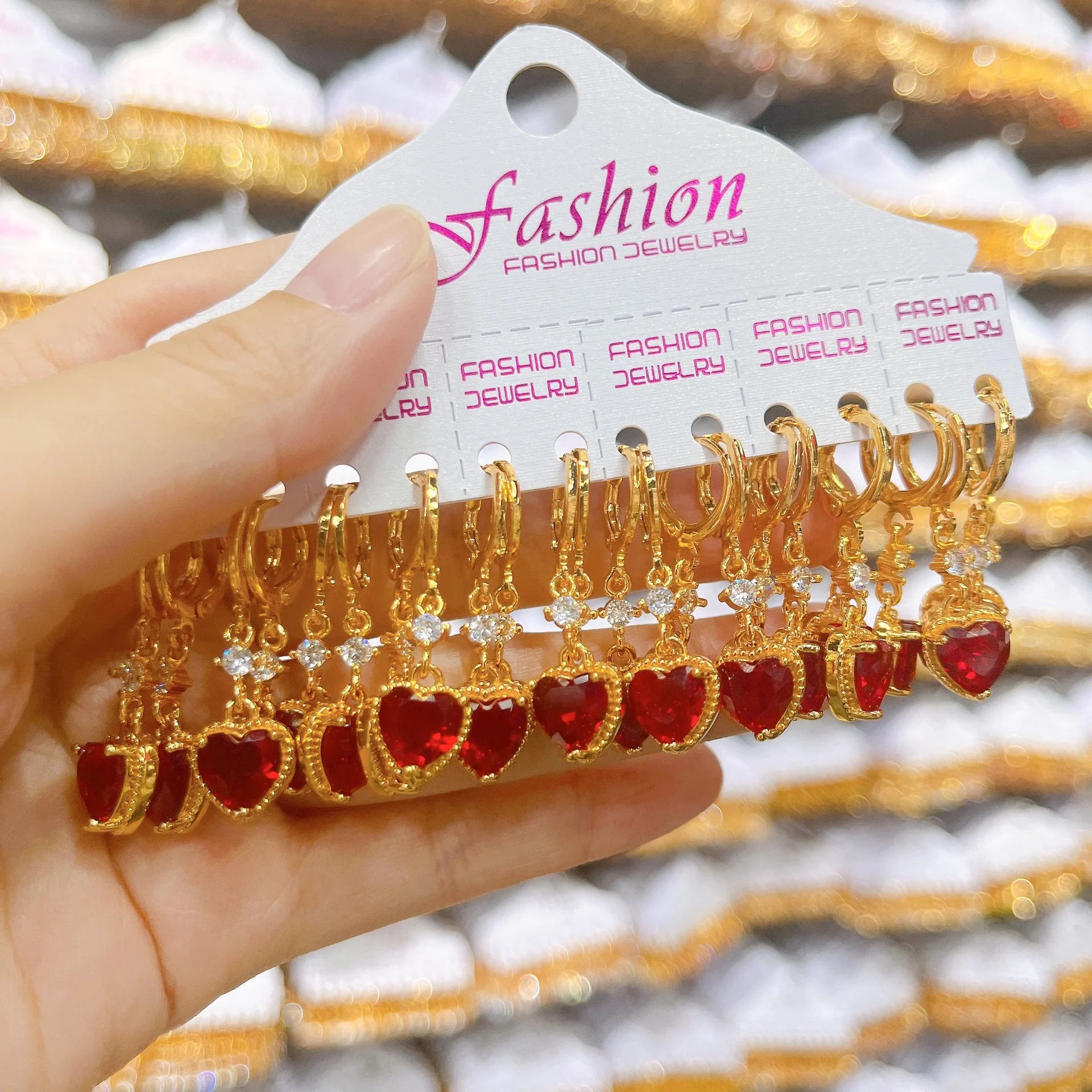 

12 пар женских позолоченных модных сережек с красными сердечками, инкрустированных цирконами и бриллиантами, для подарков на день рождения