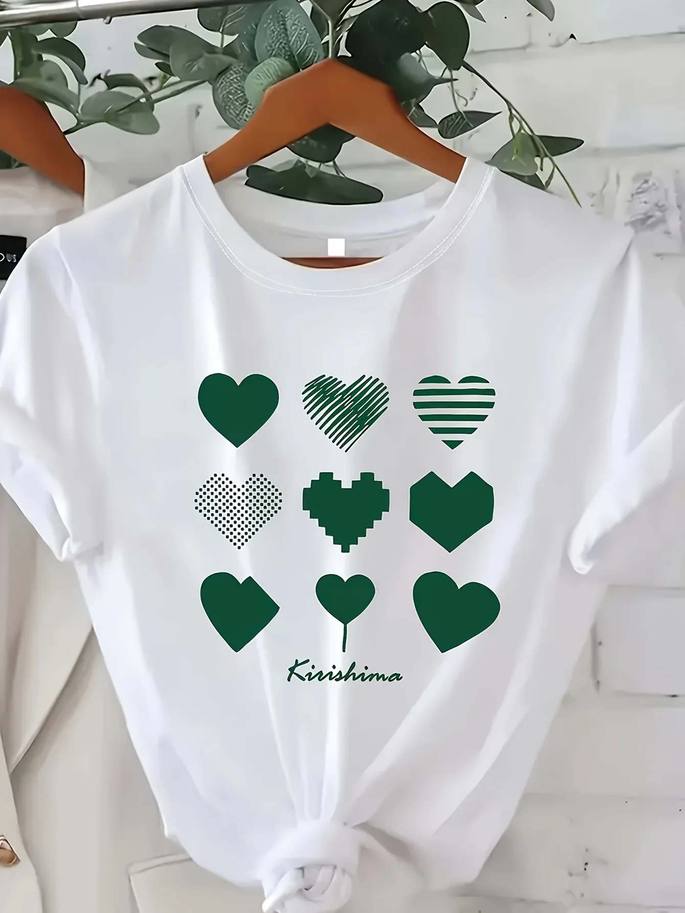 Women's Y2K Summer Printed T-shirt with Nine Green Heart Pattern Top Machine Washable Casual Street Style T-shirt