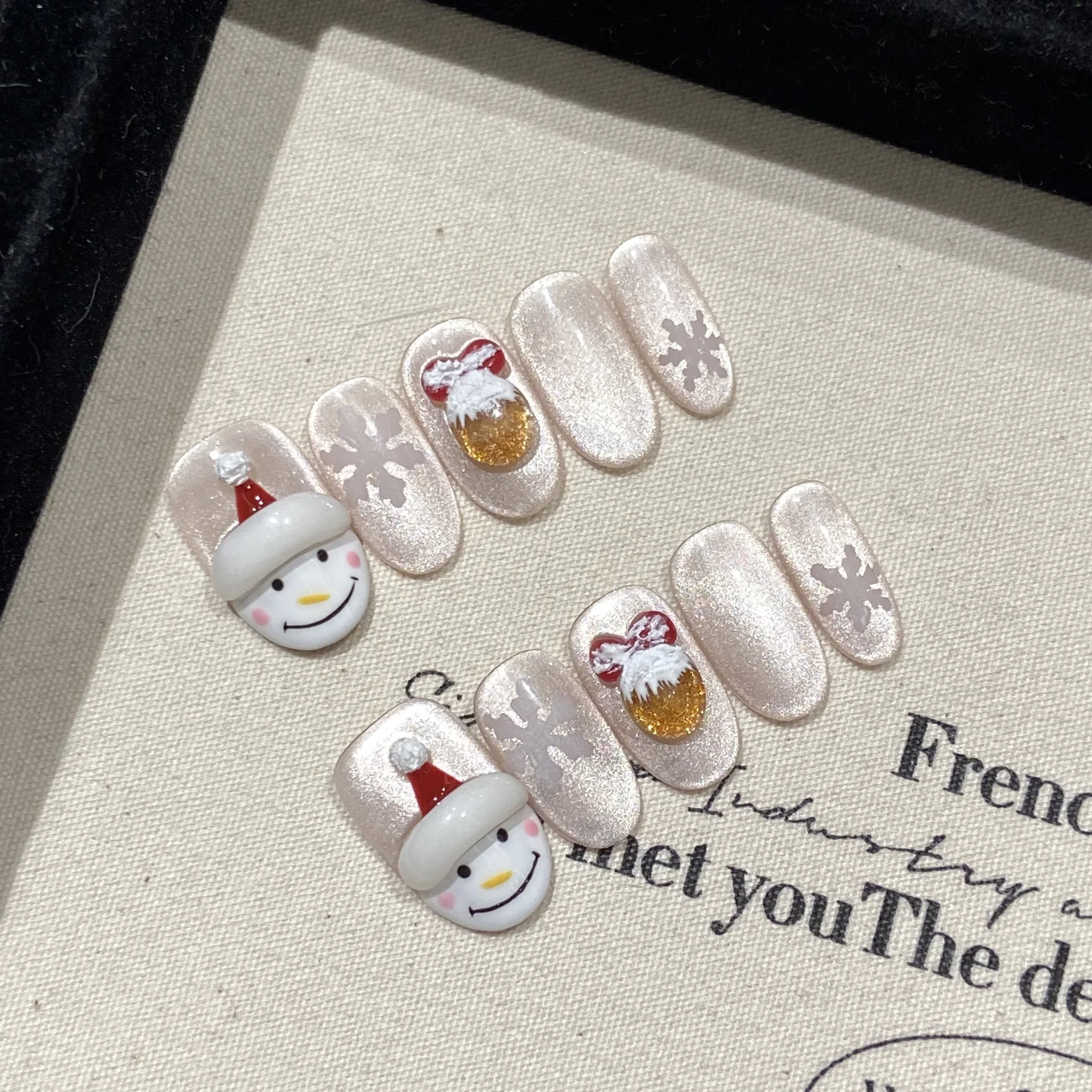 

Handmade Cartoon Christmas Press on Nails Cute Snowman Design Fake Nails for Women Wearable Full Cover Short Oval False Nails