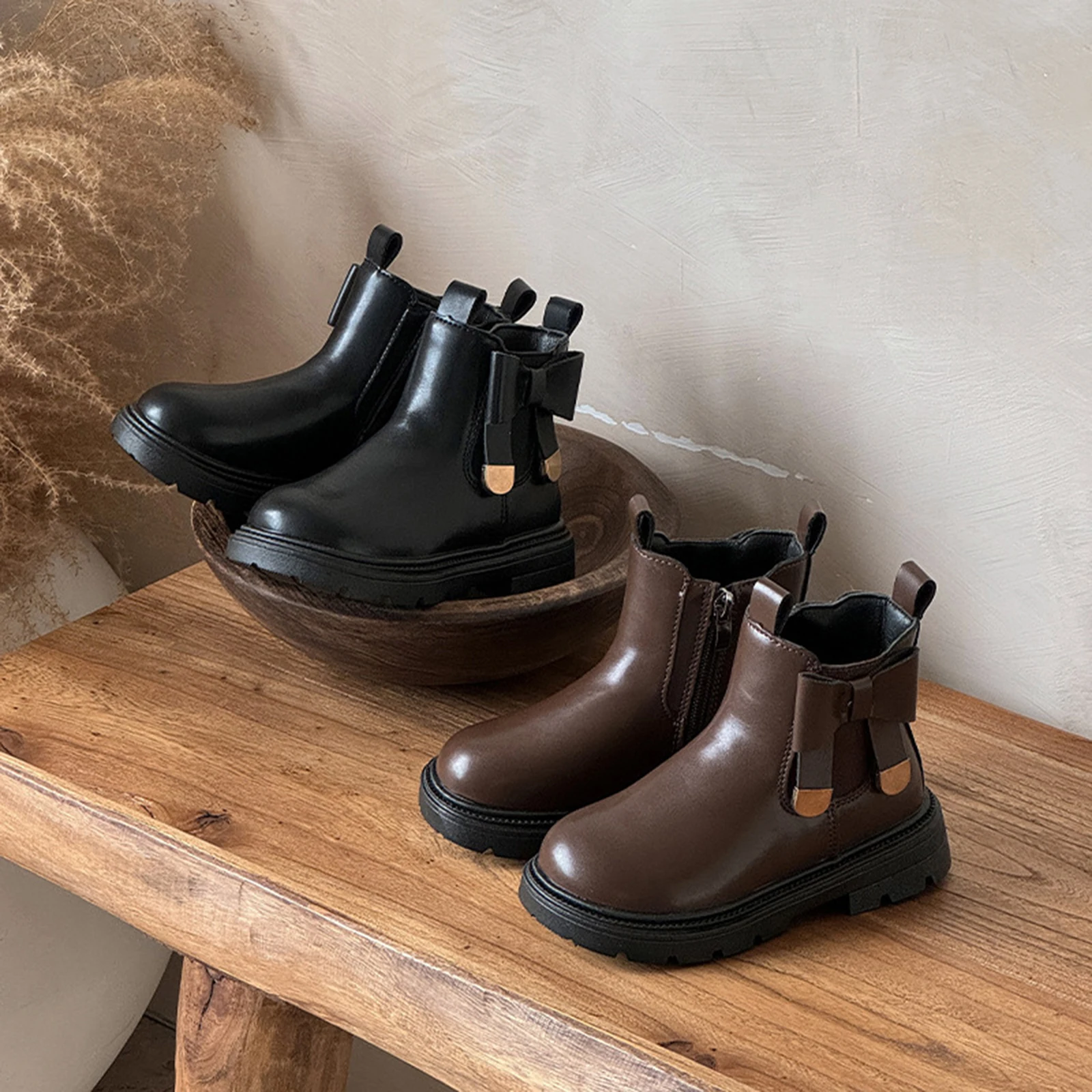 

Винтажные короткие сапоги для маленьких девочек, детские однотонные модные ботильоны, осенне-зимние детские нескользящие одинарные ботинки на мягкой подошве ﻿