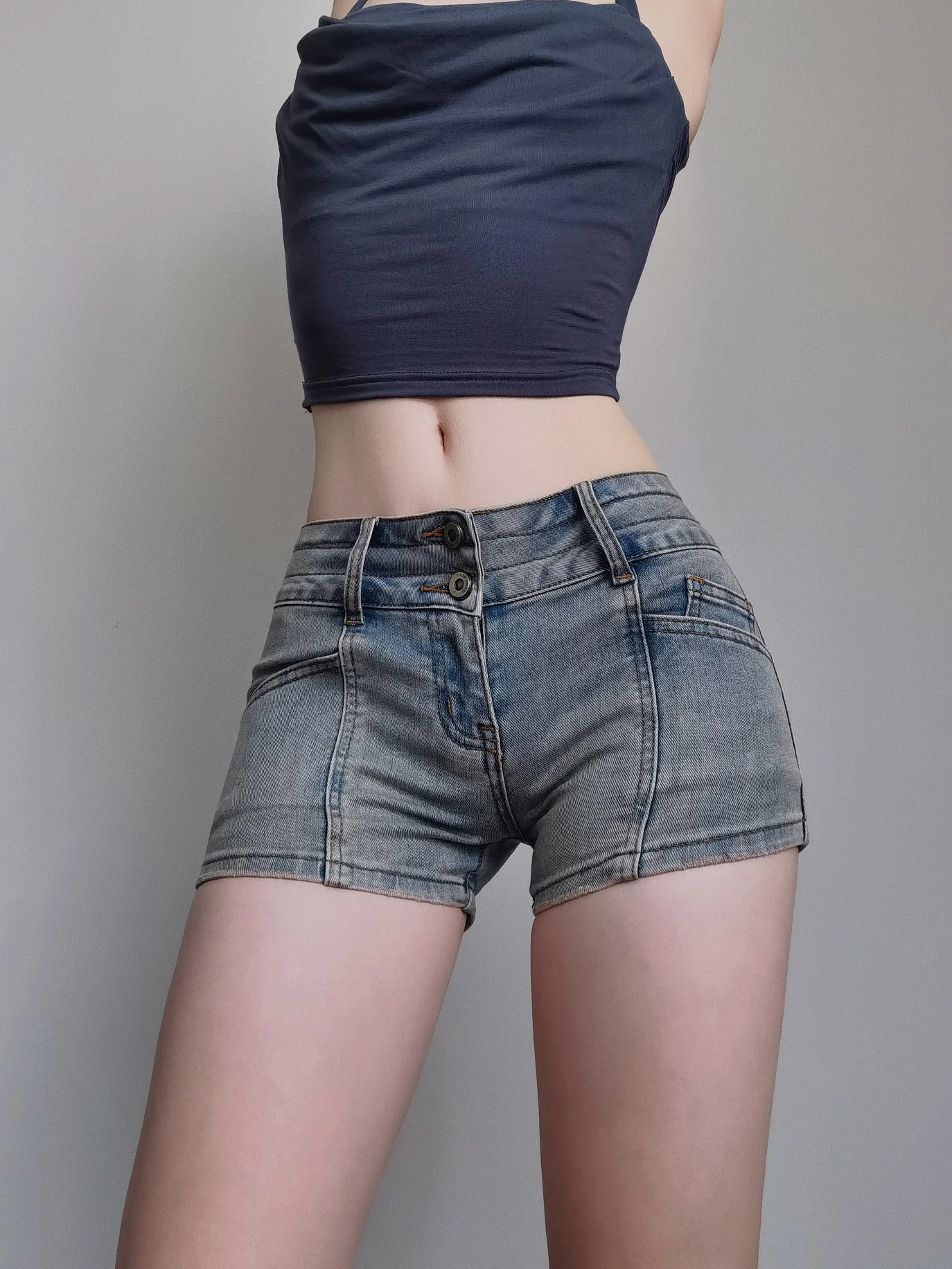 Style Spicy American Girl Low Waist Denim Shorts Women 2024 Summer Slim Wrap Hip Retro Light Color Straight Leg Shorts PEYC