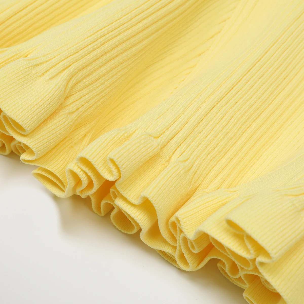 กระโปรงสั้นทรงเอ ผ้าถักลูกปัดทำมือ แฟชั่นสไตล์ไฮโซ สำหรับผู้หญิง คุณภาพสูง รุ่นใหม่ สำหรับฤดูใบไม้ผลิและฤดูใบไม้ร่วง