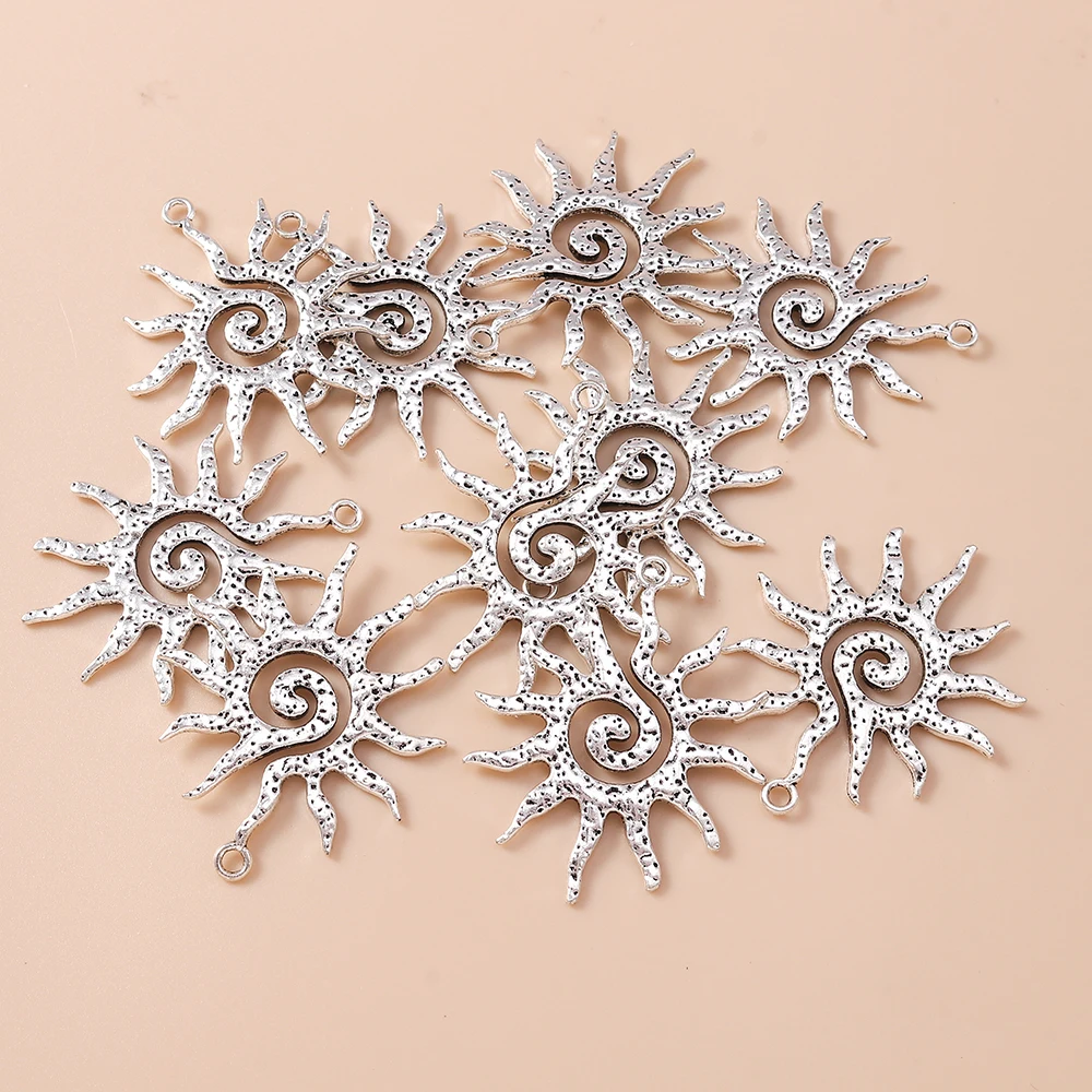 Leslie 10 Stück/Lot Legierung Antik-Silberfarbene Griechische Sonnen-Anhänger für Armbänder Halsketten DIY Handgemachtes Schmuckzubehör – Detail 4
