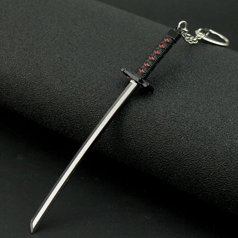 Bleach Key Chain Kurosaki Ichigo Sword Hitsugaya Toushirou Katana Keychain Keyring Anime Weapon Keychains Accessories Toys