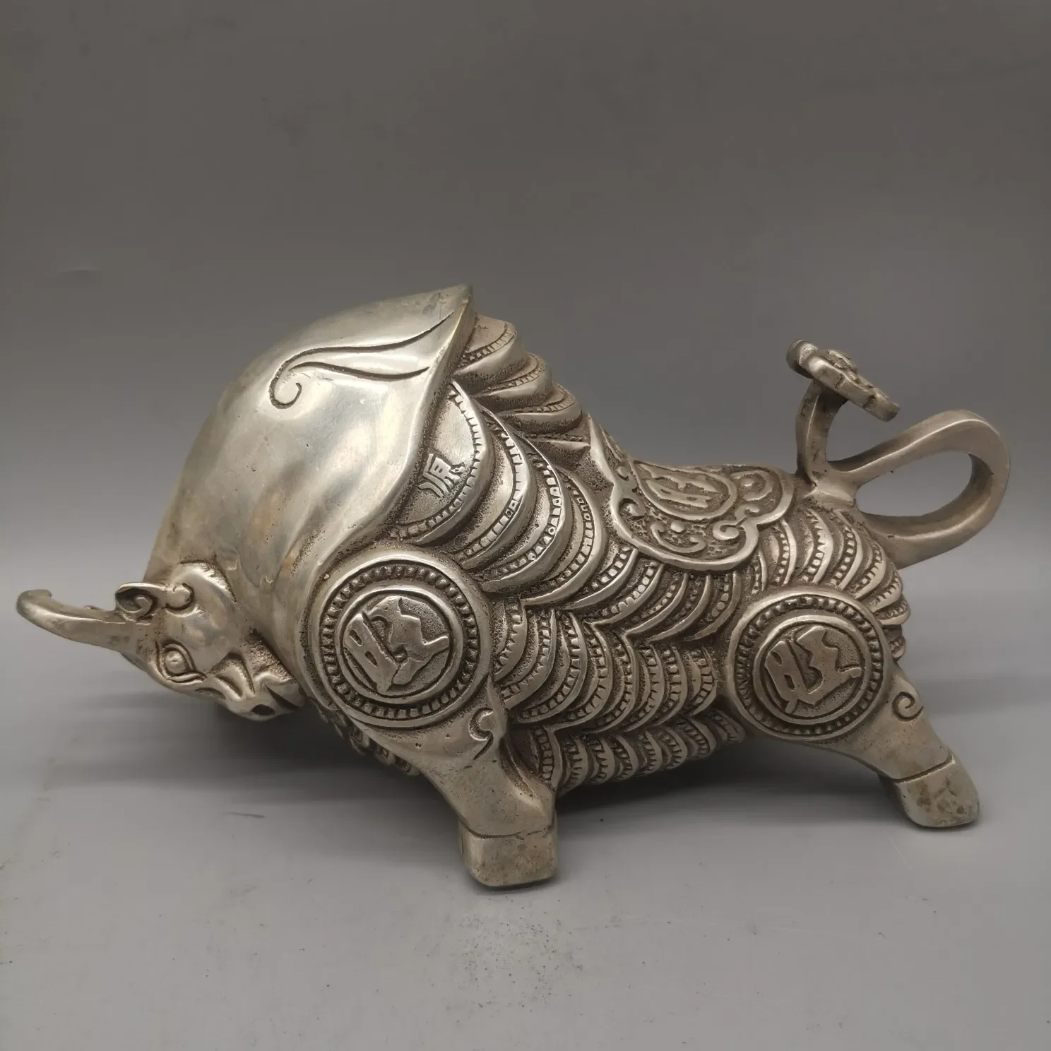 

Collect Archaize White Copper Wealth Cattle Crafts Statue