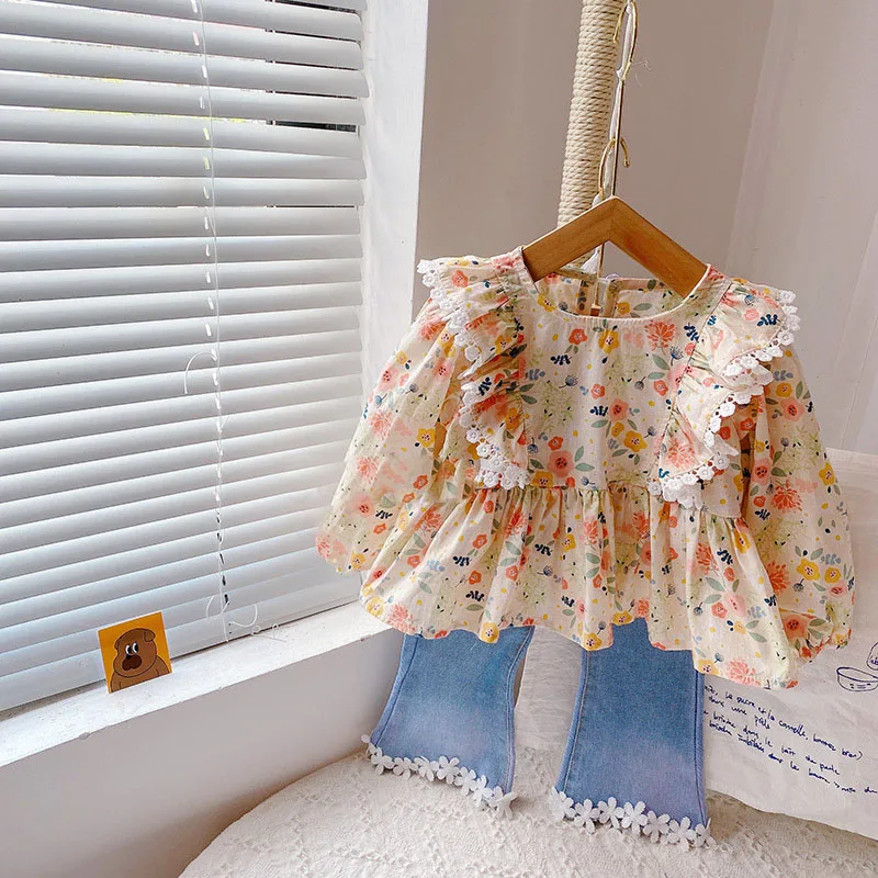 2024 Spring And Autumn Girls' Suits Children Girls Clothes Floral Lace Stitching Top + Denim Flared Pants  Girls Clothing Set