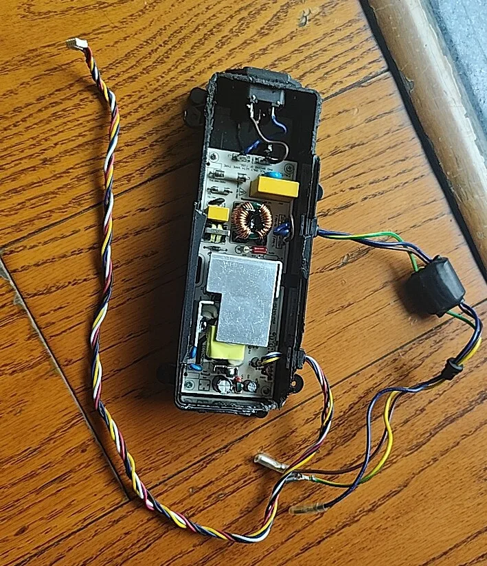 Applicable au robot balayeur de pierres G10s. Résolution du problème 35. L'alimentation électrique réparée est expédiée comme indiqué.