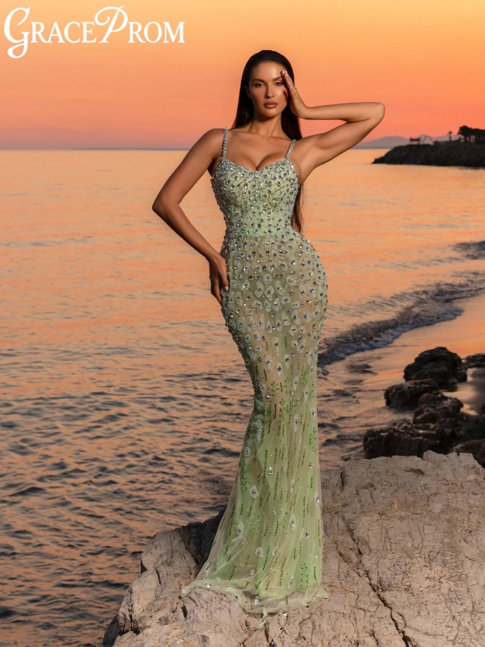 

Light Green Beaded Illusion Long Evening Dress Luxury Silver Crystal Wedding Party Gown Customized Thin Straps Prom Dresses
