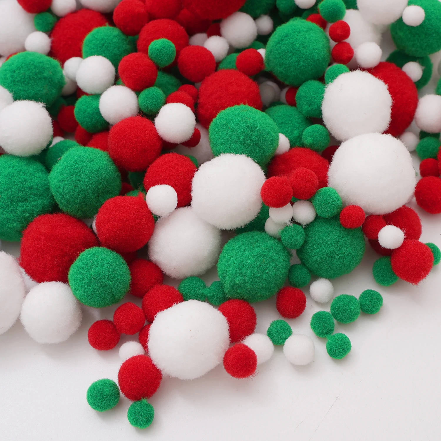 Bianco Verde Rosso Pompon Palline di pelliccia Fai da te Pom morbidi Pompon artigianali Ornamenti con palline di Natale Colla su accessori di stoffa