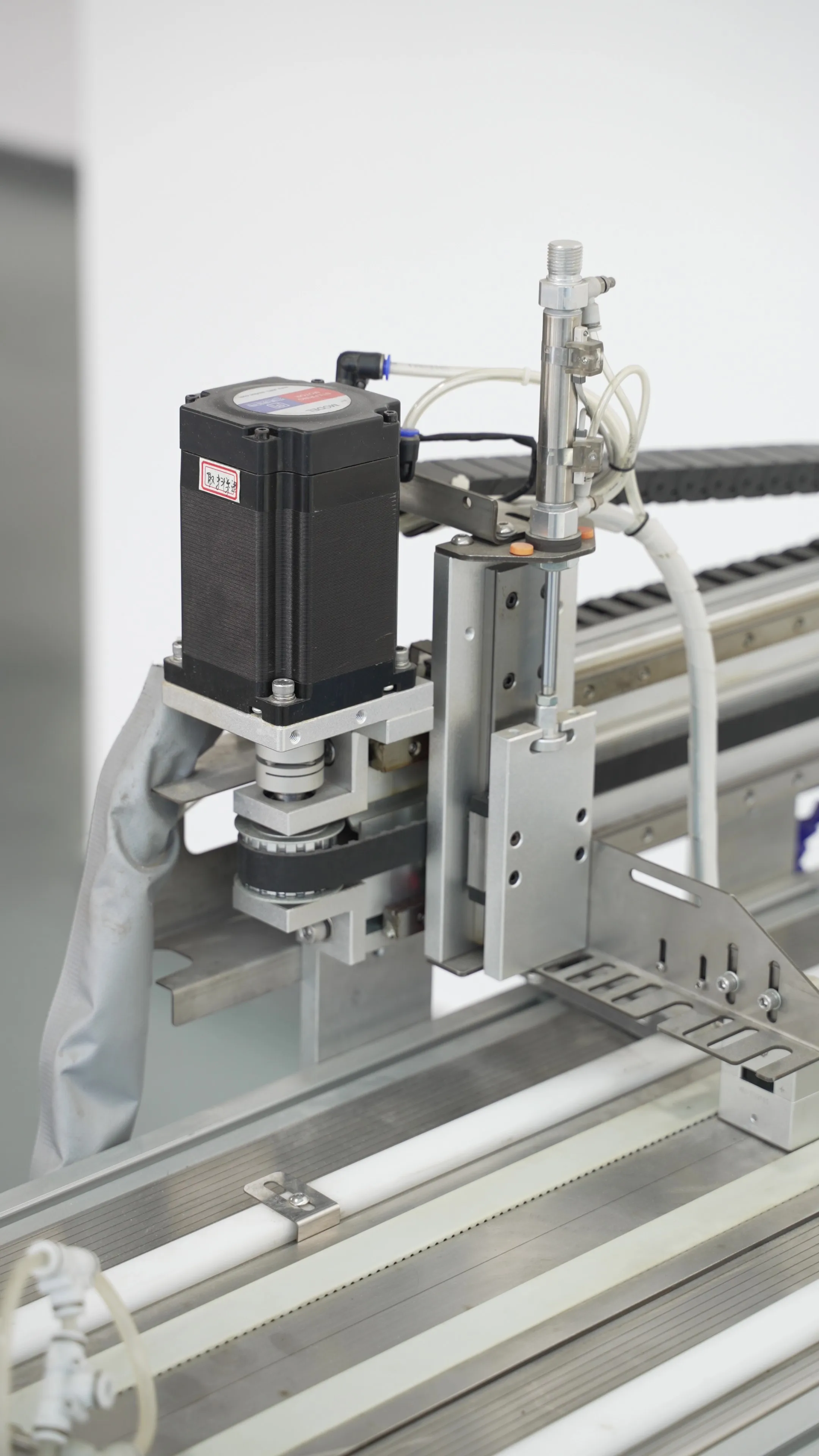 Ultima tecnologia Tessili per la casa Macchina da disegno a tratteggio Forte forza di compressione Bassa tensione Lunga durata con motore centrale