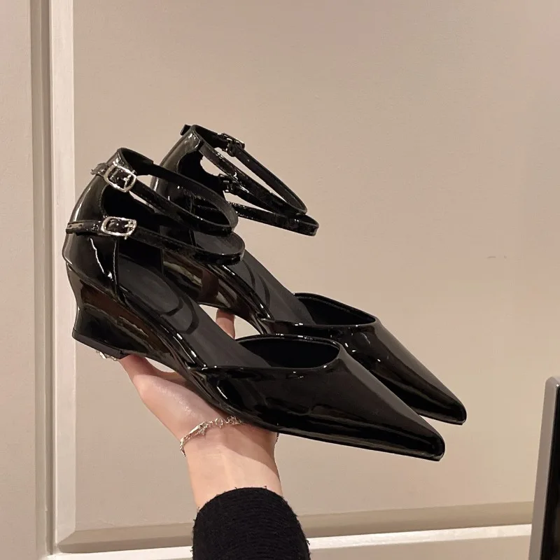 

Сексуальные туфли-мюли Eilyken на танкетке с острым носком, женские модные босоножки на высоком каблуке с двойной пряжкой, брендовые, для свадьбы и вечеринок, большие размеры