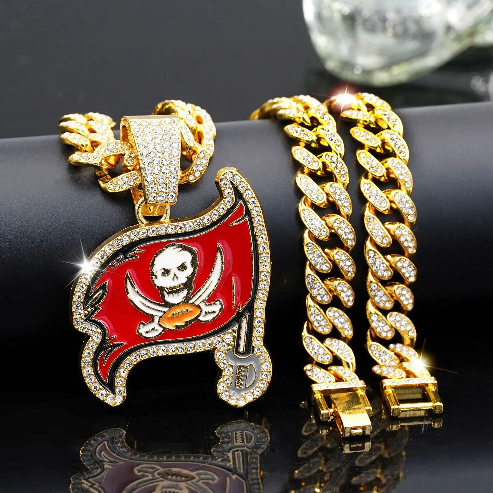Hip Hop Shining Diamond Skull Pirate Pendant Necklace for Men Women Fashion Iced CZ Stones Paved with Cuban Chains