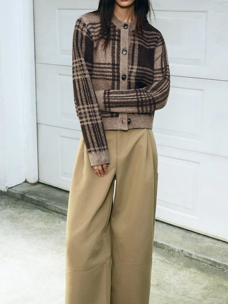 

Осенняя новая модная повседневная женская одежда в европейском и американском стиле, дизайнерская клетчатая вязаная куртка с круглым вырезом и длинными рукавами