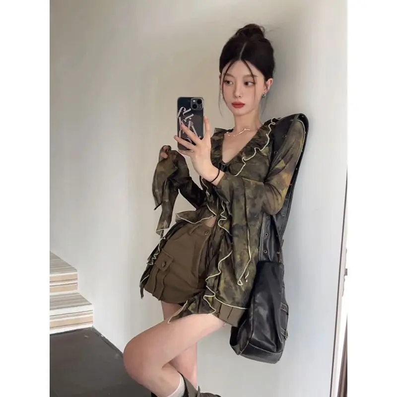 

Kimotimo Y2k Print Flare Sleeve Shirt Women 2025 Autumn V Neck Ruffle Bandage Slim Fit Crop Top Vintage Street Versatile Blouse