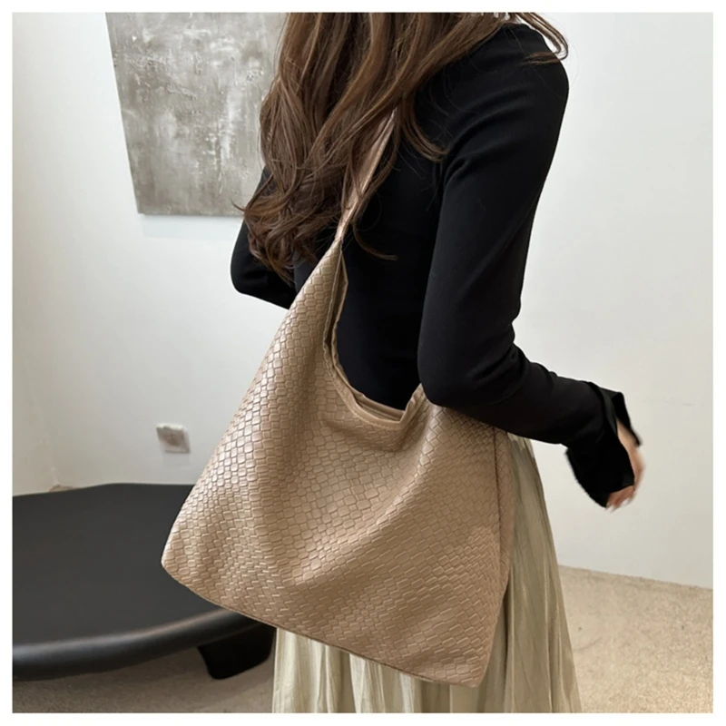 

Large Capacity Shoulder Bag for Women All-matching Handbag Handwoven Bucket Bag Shopping Bag Fashion Armpit Bag