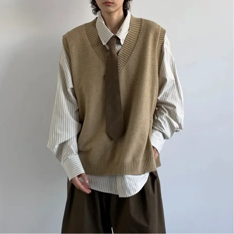 

V Neck Vest Knit Sweater Mens Layering Split Hem Sleeveless Gilet Autumn Winter New Arrival Casual Fashion Knitwear