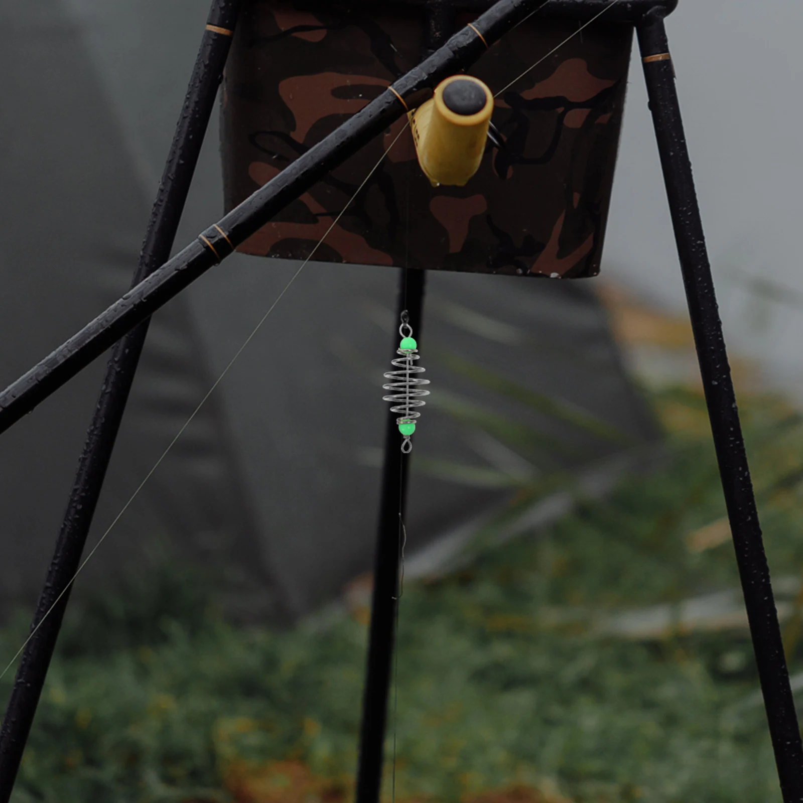 

20 Pcs Luminous Bead Fishing Bait Dispenser Lure Holder Spring Cage Carbon Steel for Tackle Different Fishes