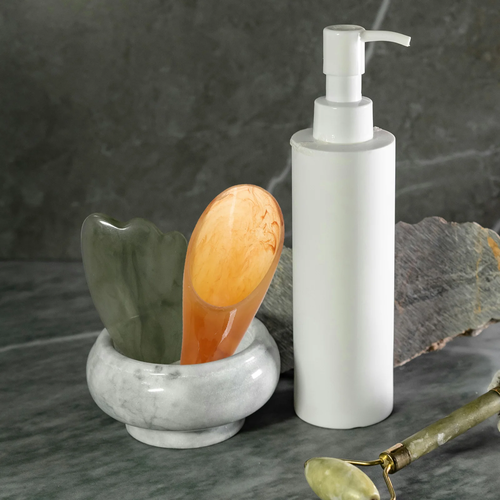 

Large Resin Gua Sha Tool Traditional Scraping Massage For Body Face Muscle Tension Relief Skin Care Anti-Aging Puffiness