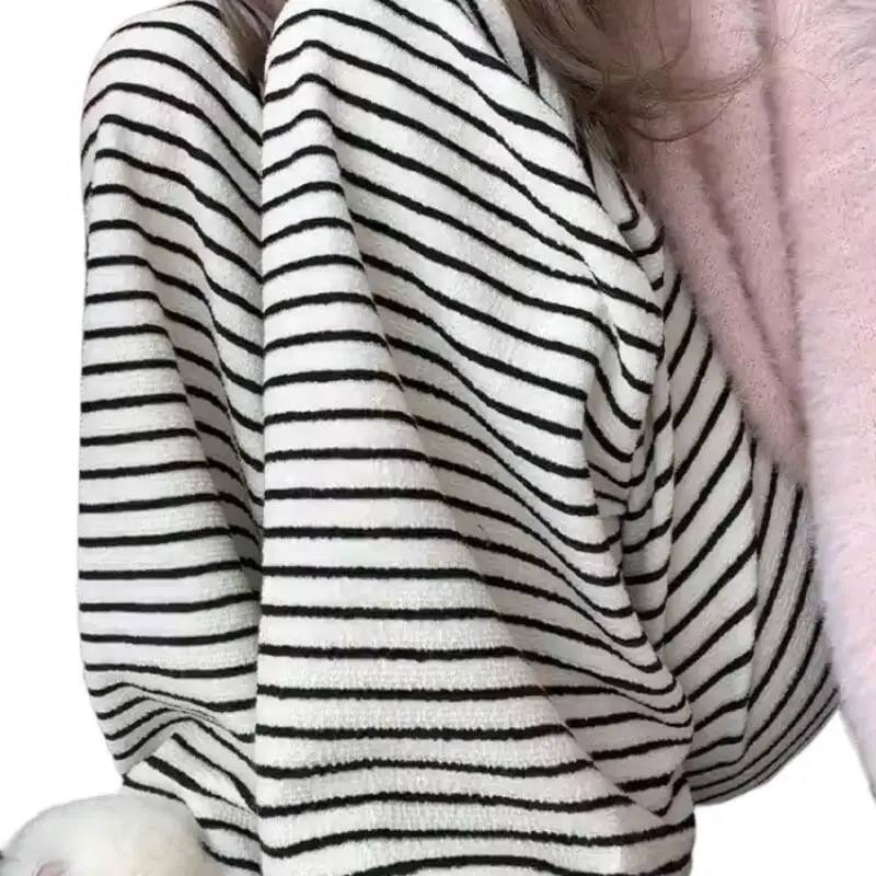 Damskie luźne spodnie typu frotte o prostym kroju, z wysokim stanem, czarno-białe w paski, z szerokimi nogawkami, ocieplane polarem, grube, na jesień i zimę.