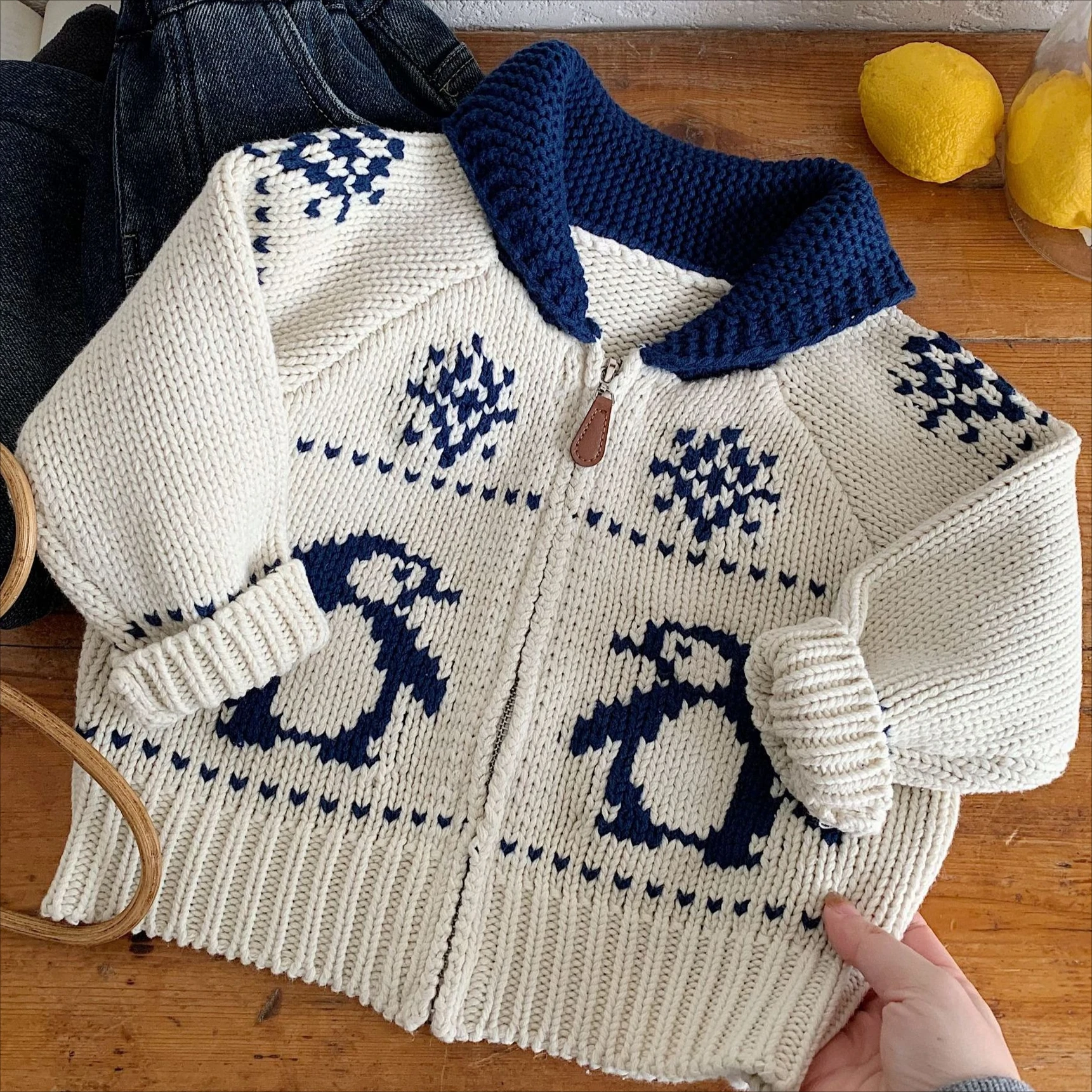 Boys Sweater 2026 Spring and Autumn New Childrens Clothing Korean Style Baby Boys Christmas Penguin Lapel Knitted Cardigans