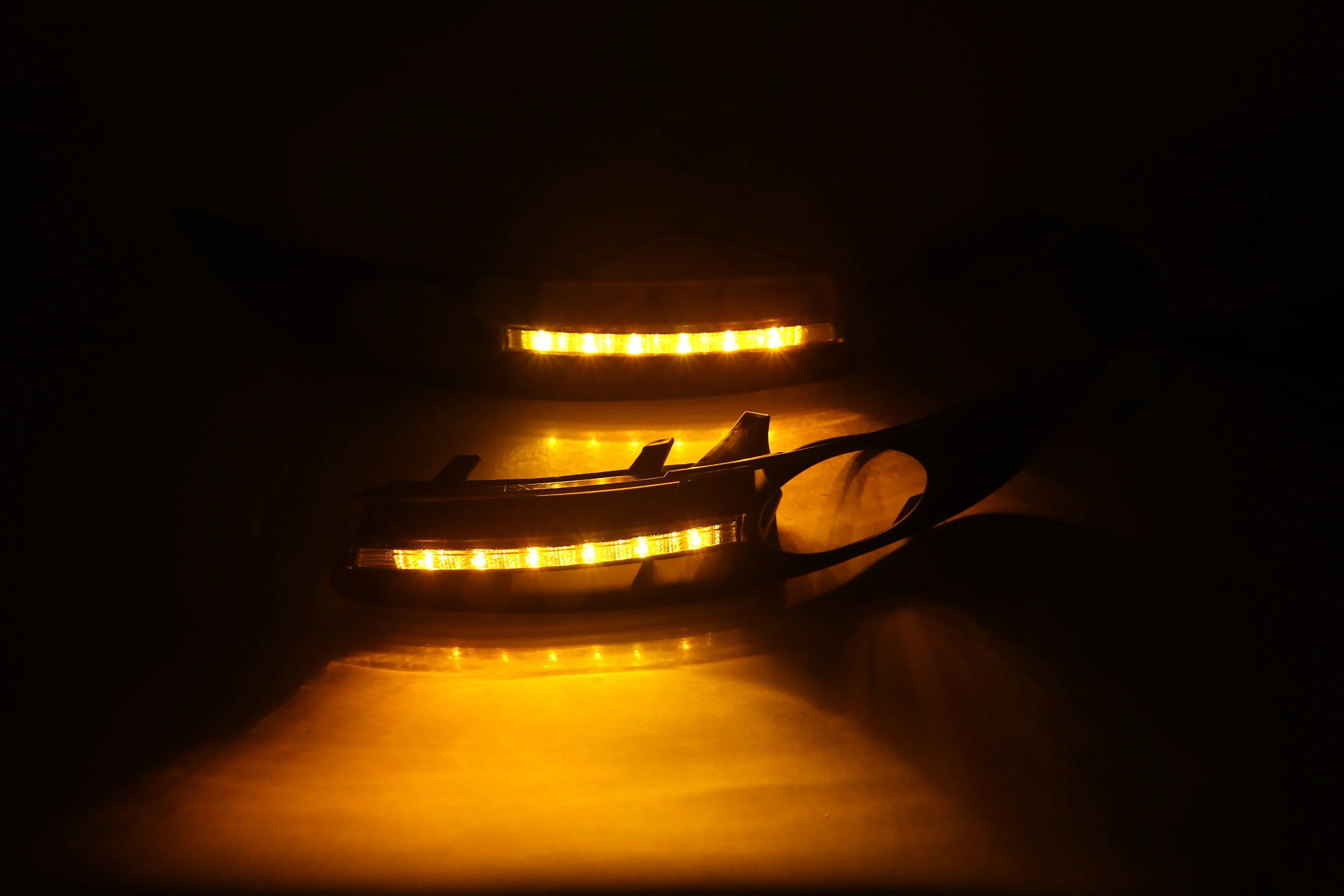 LED ضوء الجري النهاري DRL لسيارة Volkswagen Magotan 07-11 VW ثلاثي الألوان غاسل ضوء يومي Led أضواء النهار الجري