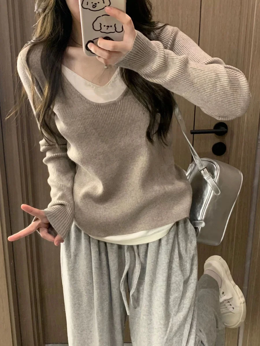 Gray Knitted Long Sleeve V-Neck T-Shirt Women's Autumn Winter Slim Fit Base Shirt Color Block Shoulder Length Inner Wear Top