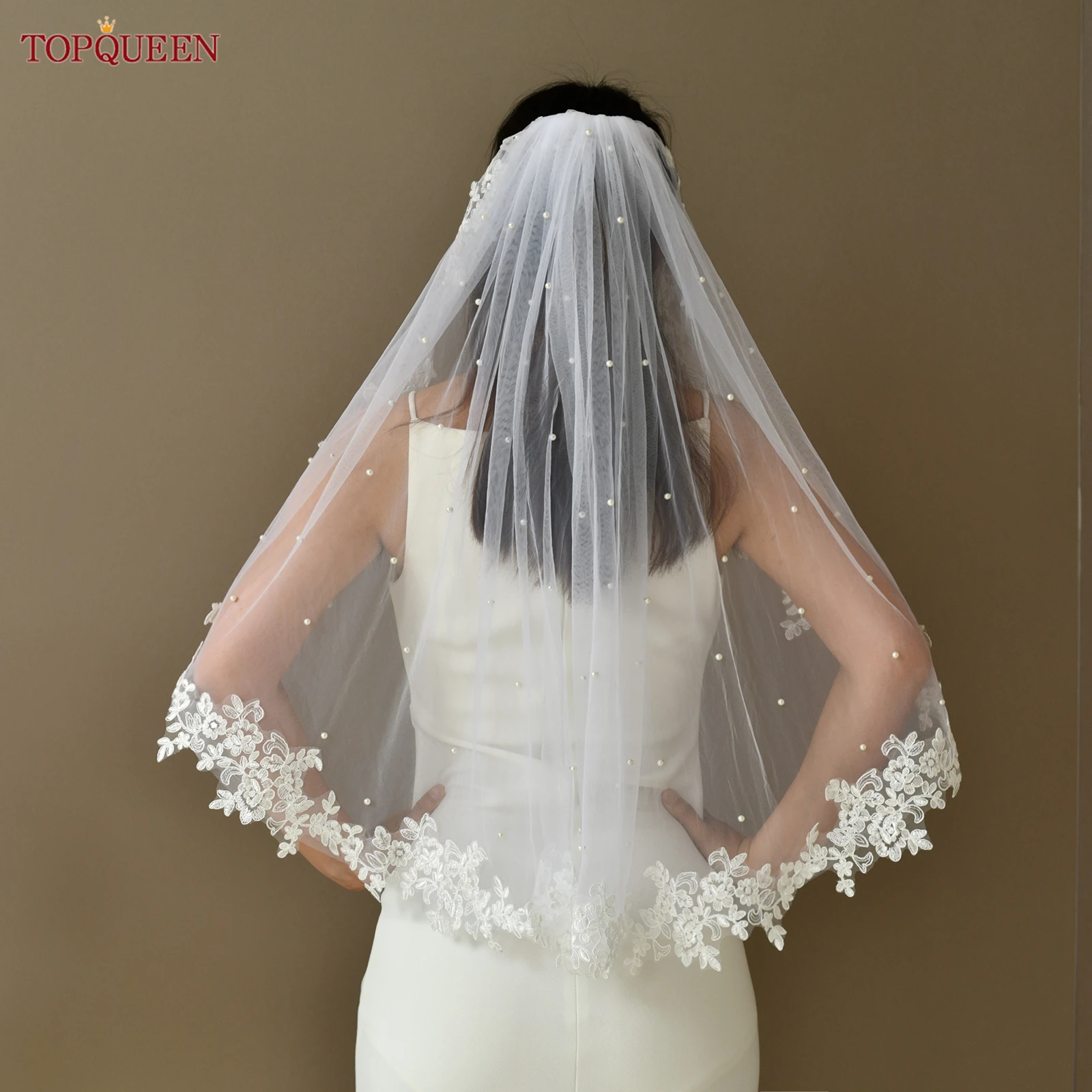 Ivory 2 Tiered Pearl Lace-Edged Appliqué Scalloped 35”L Comb  display picture 1