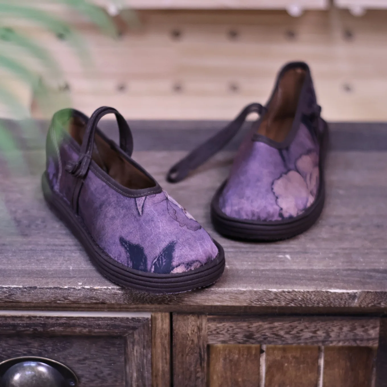 Mulberry silk cloth shoes soft sole soft surface comfortable lasagna cloth shoes new Chinese buckle women's shoes