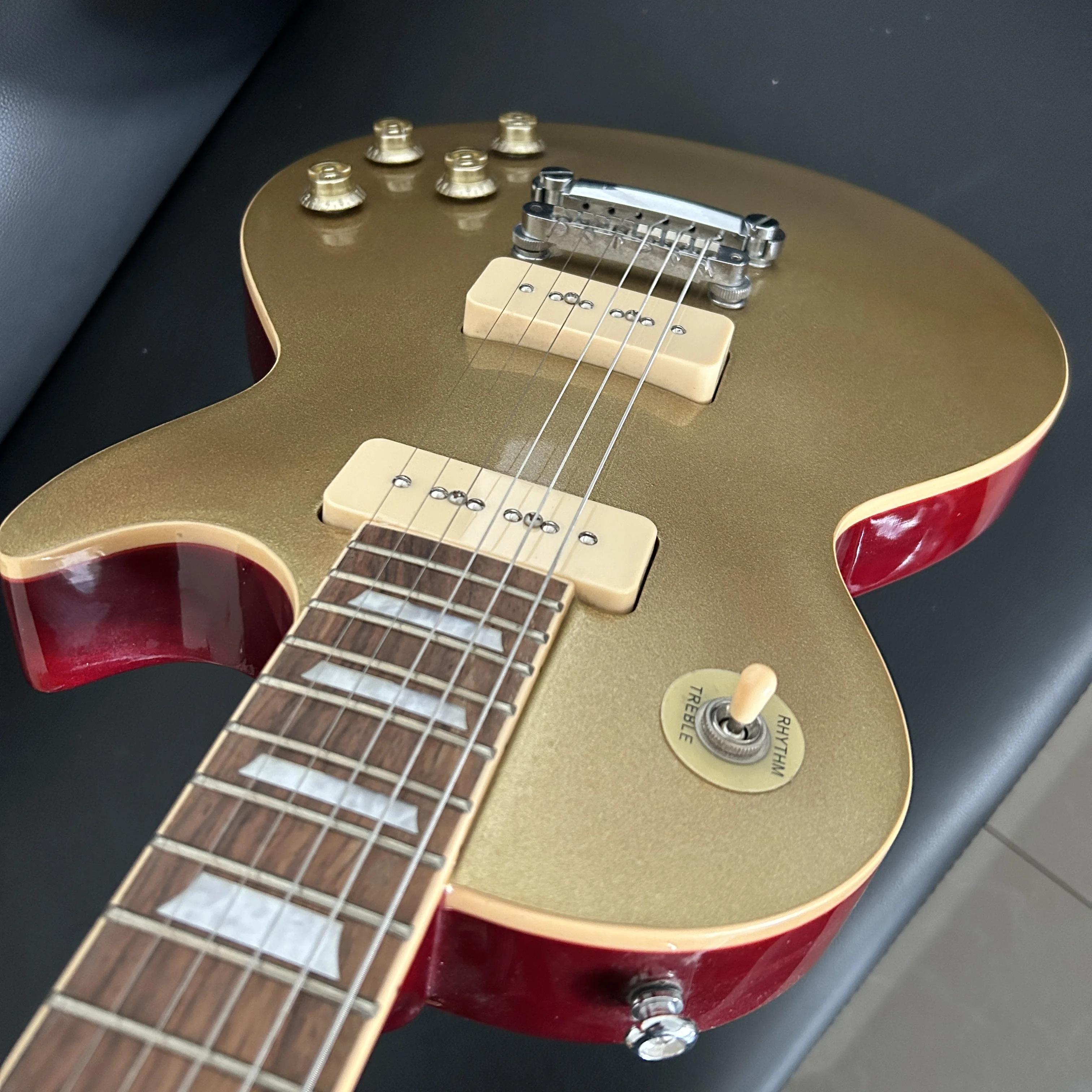 

Custom electric Guitar Goldtop Double Gold，Solidbody Electric Guitar with Mahogany Body, Rosewood Fingerboard, and 2 P90 Pickups