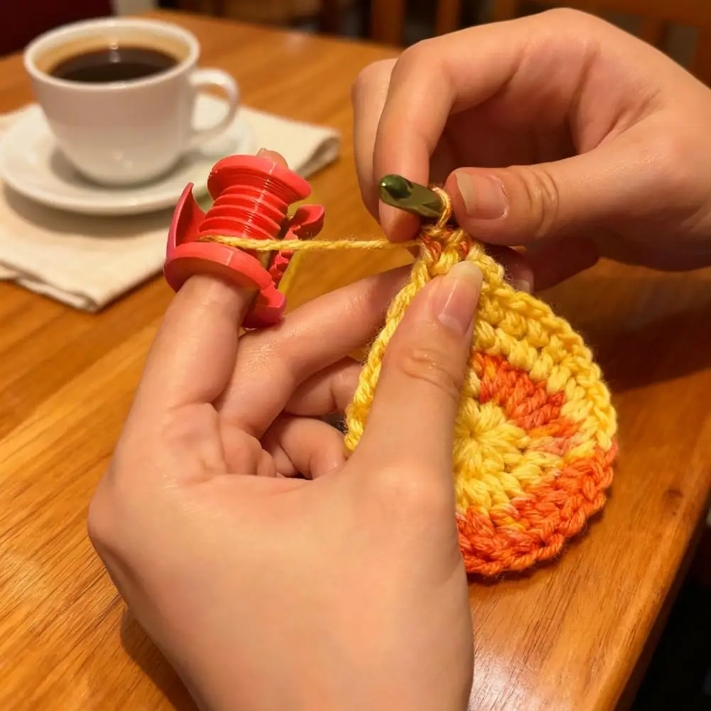 Yarn Finger Sleeve Finger Crochet Guide 3d Printed Yarn Holder Crochet Helper for Beginners Rings Tool Yarn Tension for Knitters