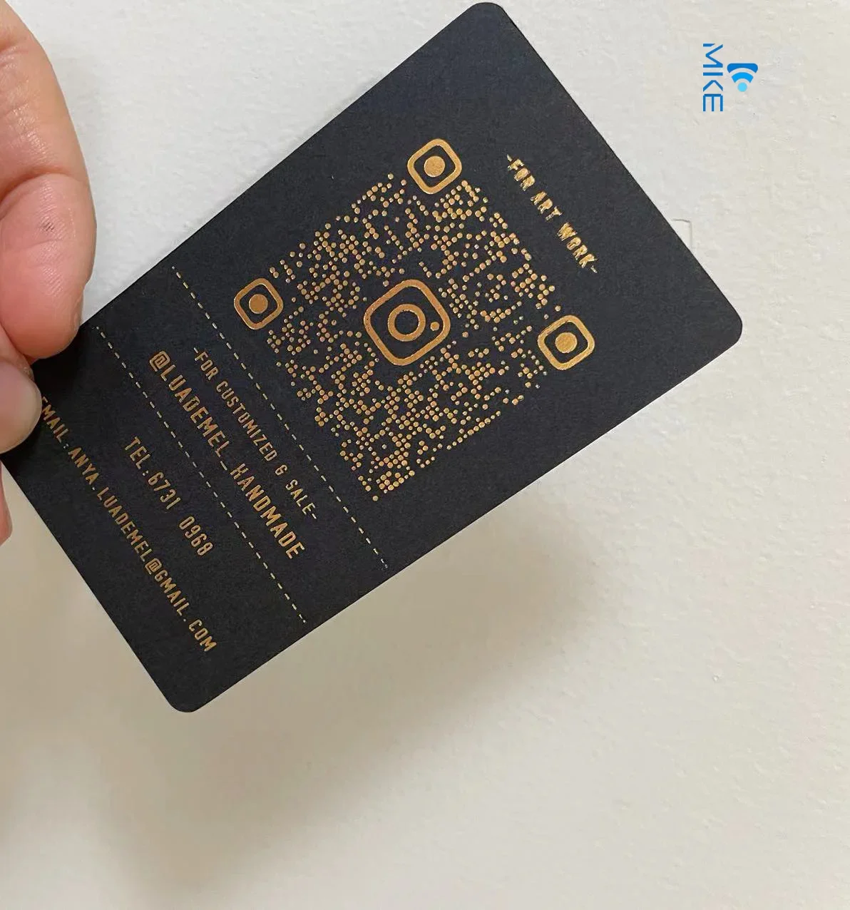 أزياء بطاقة دعوة الزفاف ورقة الأسود والذهبي