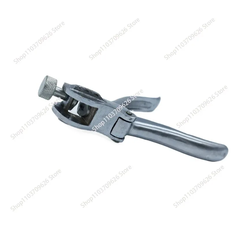 Separating pliers, saw blade separator, sawpath separator