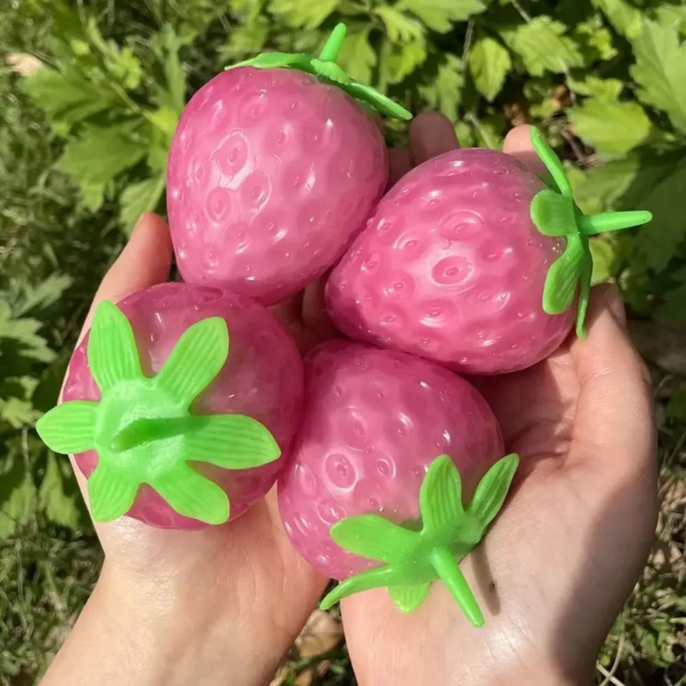 Simulated Color-changing Discolored Strawberries Squeeze Toy Fidget Toy TPR Pinch Decompression Toy Sensory Toy Kids Tricky Doll