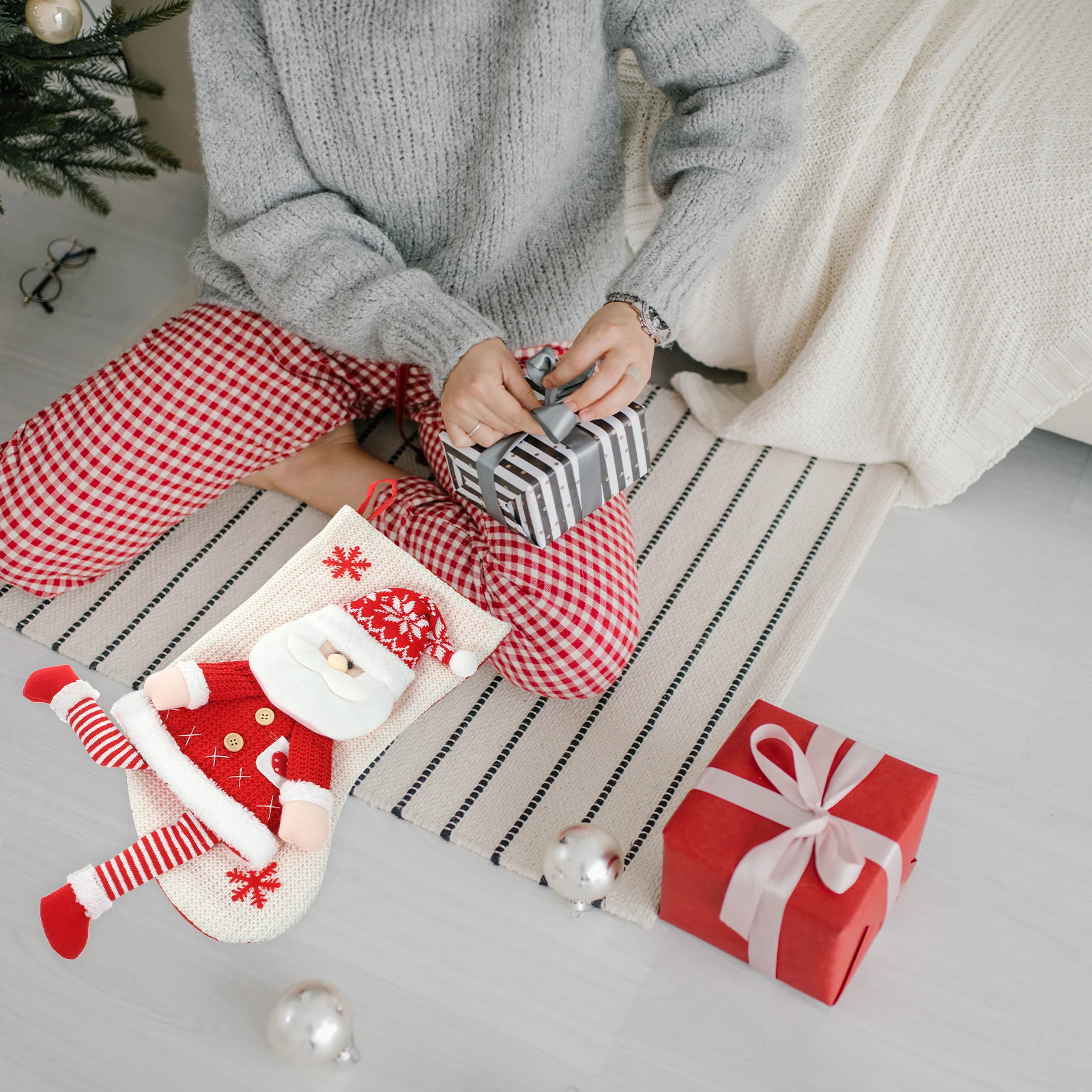 

Decorative Christmas Stocking Xmas Tree Hanging Sock Multi-Functional Gift Storage Stocking Fireplace Mantel Wall Doors