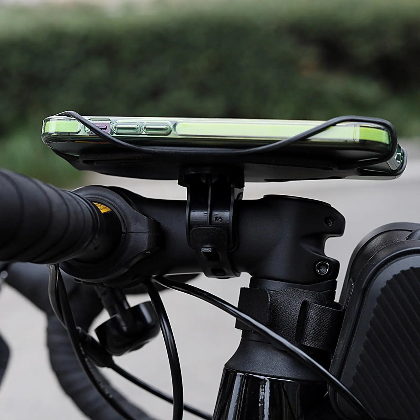 silicone Bike Phone Mount 360 Degree Adjustable Universal Scratch-Free handlebar mounts convenient for riding