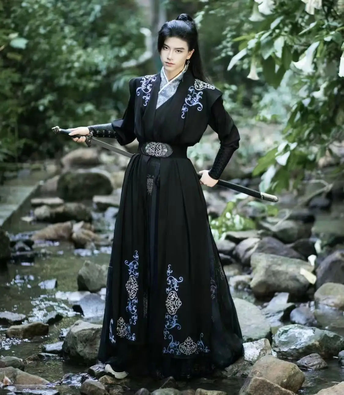 Men's Dark Black Sewed Hanfu Traditional Chinese Song Dynasty Costume Stylish Night Swordsman Cosplay Clothing Halloween Outfit
