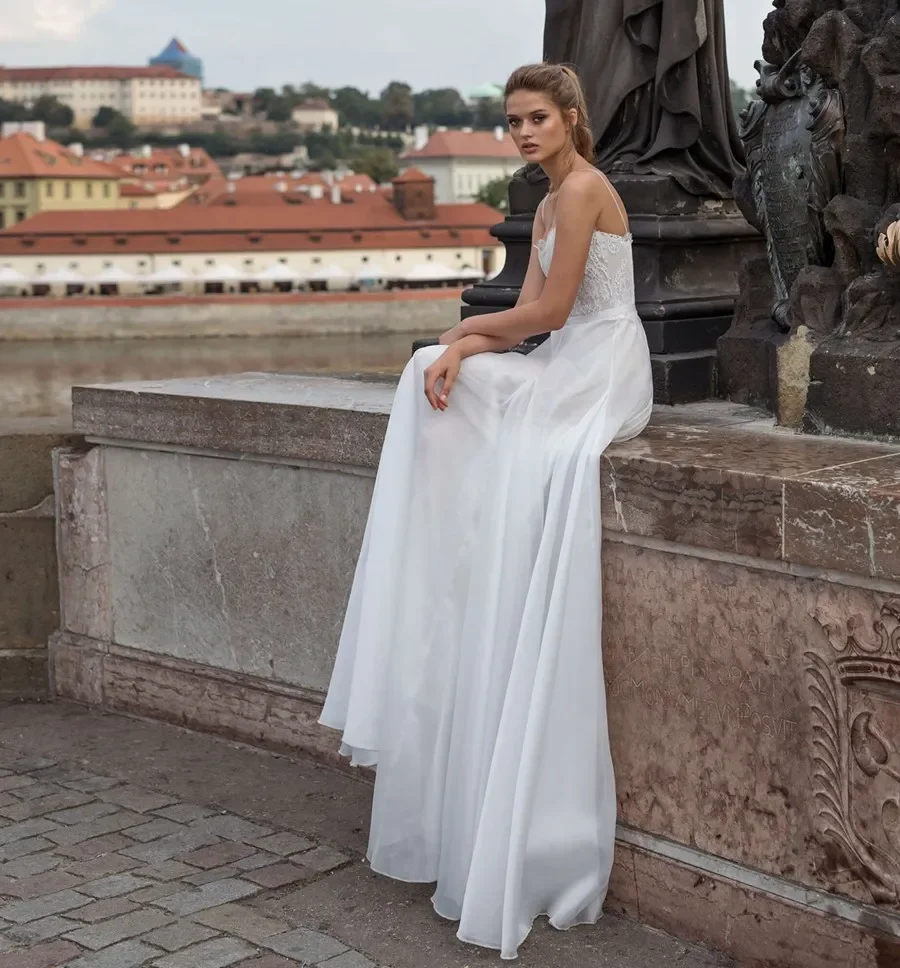 Simple Sexy A Line backless Beach garden Wedding Dresses Spaghetti Straps Neck Bohemian Tulle Sweep Train Bridal party Gowns