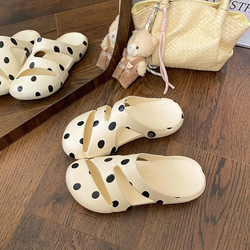 1 Pair EVA Material Women’s Slippers Closed Toe Design Non-Slip Sole EVA Slides One-Piece Molded Lightweight Cushioning