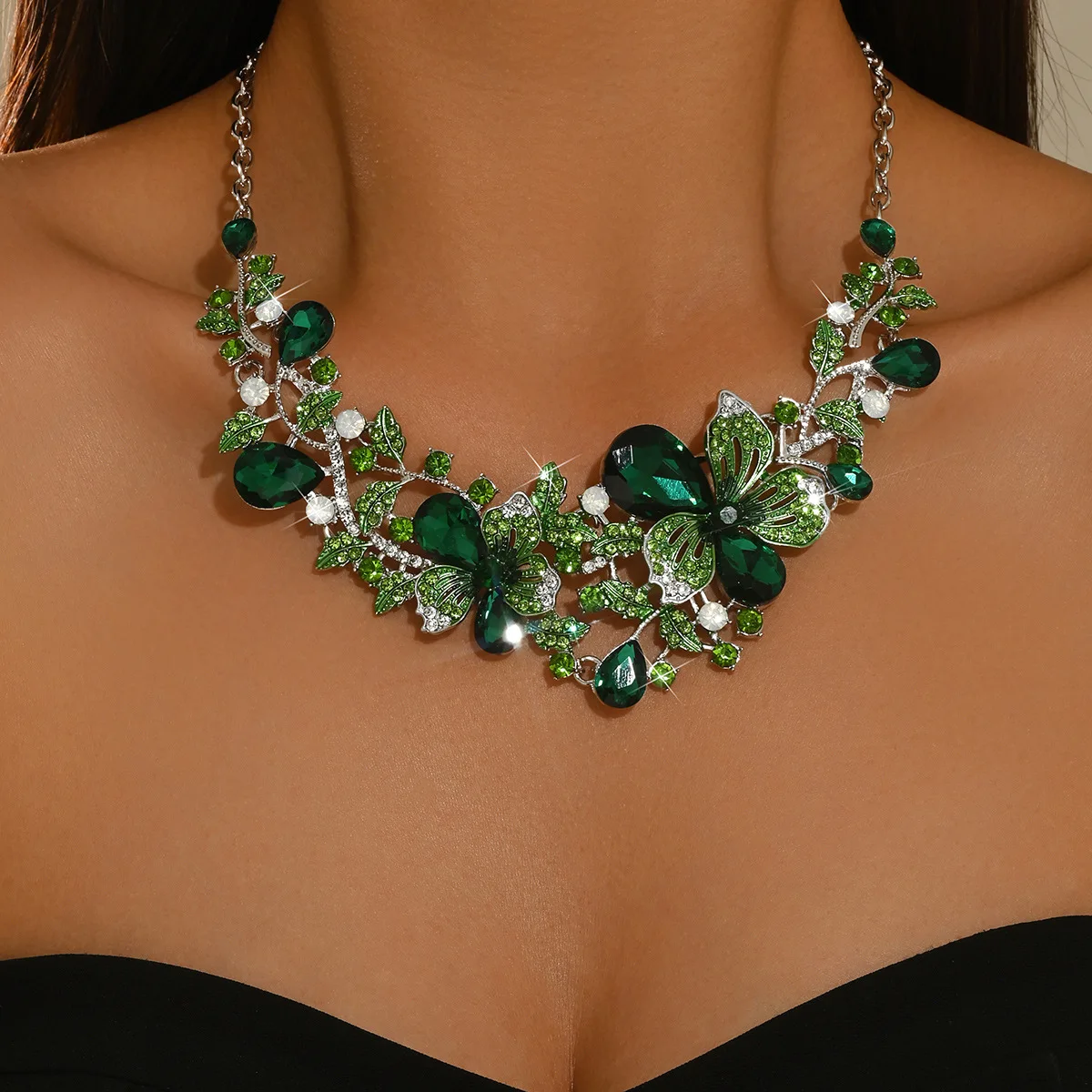 New Grand Ornate Floral Leaf Bib Necklace for Women Rhinestone Cluster Dramatic Evening Stage Runway Bridal Glamorous Party Gift