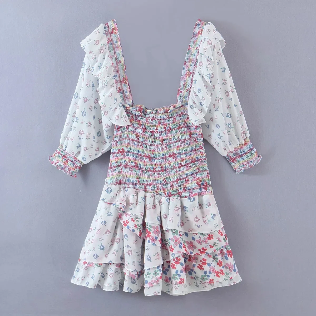 ชุดเดรสวันหยุดคอเหลี่ยมลายดอกไม้แต่งระบายชุดเดรสชุดมินิเดรสเซ็กซี่ฤดูร้อน2023