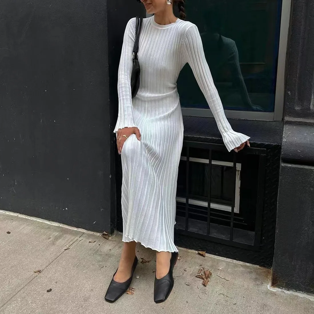

2025 Spring and Autumn Long Sleeved Round Neck Knitted Dress with Pit Strip, Elegant Women's Long Lace A-line Skirt