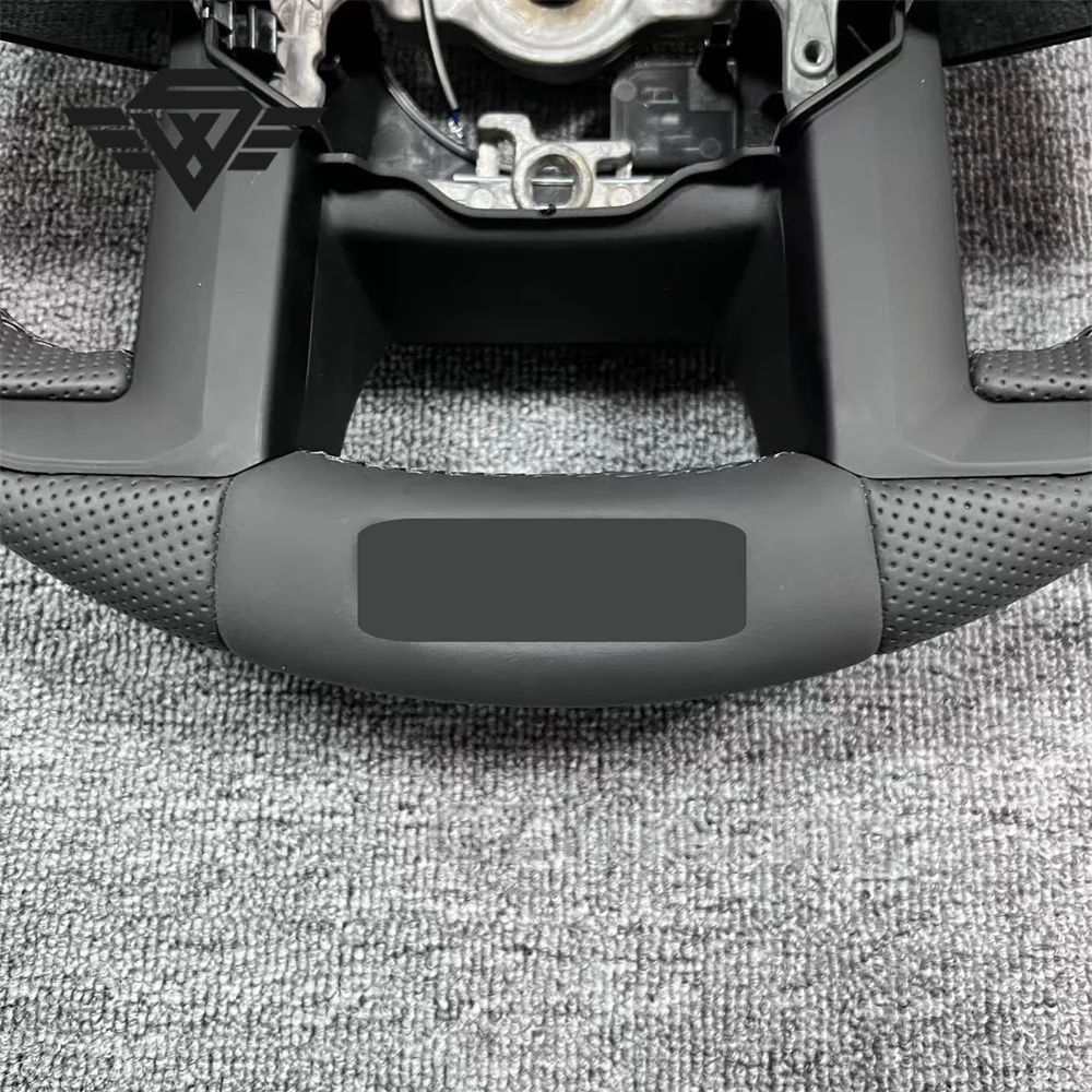 พวงมาลัยแต่งสำหรับรถยนต์โตโยต้า ทันดรา วัสดุหนังแท้ ดีไซน์ระดับแข่งรถ ควบคุมได้แม่นยำขึ้น