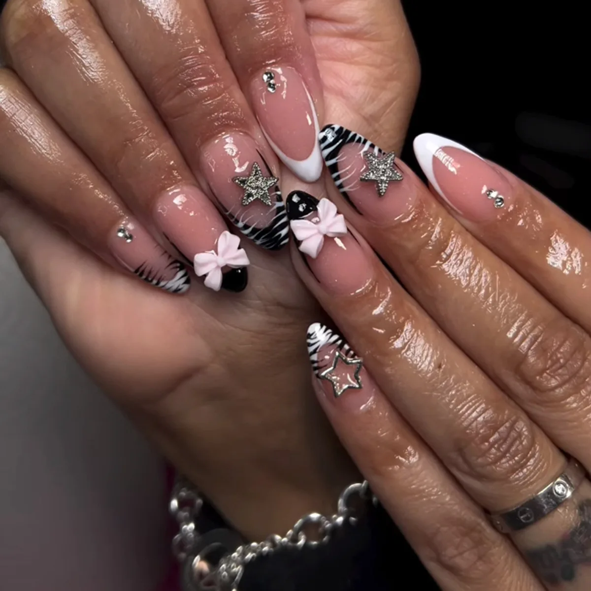 

24Pcs Short Almond Full Cover Nails Tips Zebra Stripe French Fake Nail with 3D Bow Star Rhinestone Wearable Press on False Nails