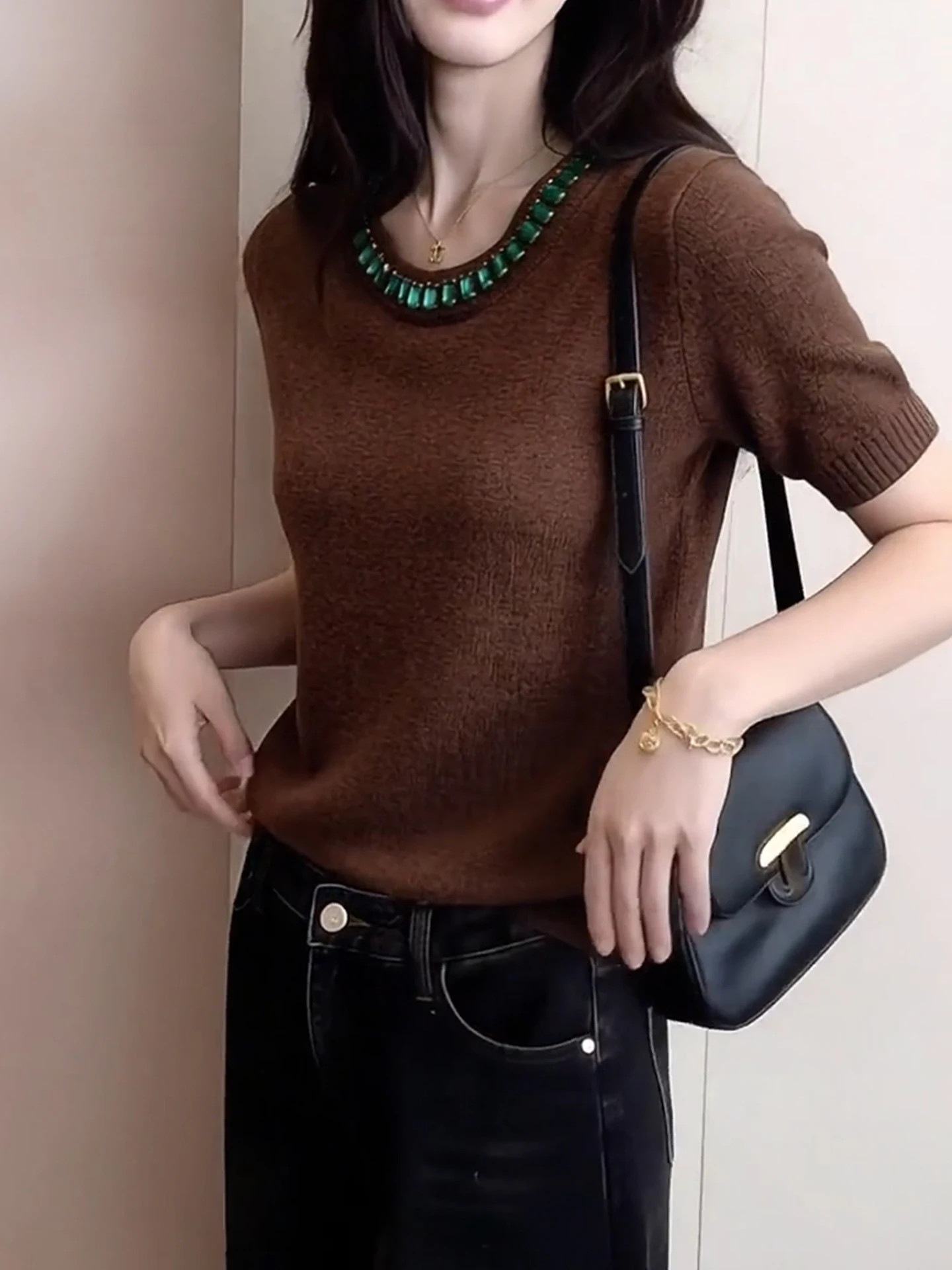 Summer 2026 Korean Style Short Sleeve Knitted Top Women's Youthful Diamond Embellished Overhead Design Soft Straight Cut Blouse