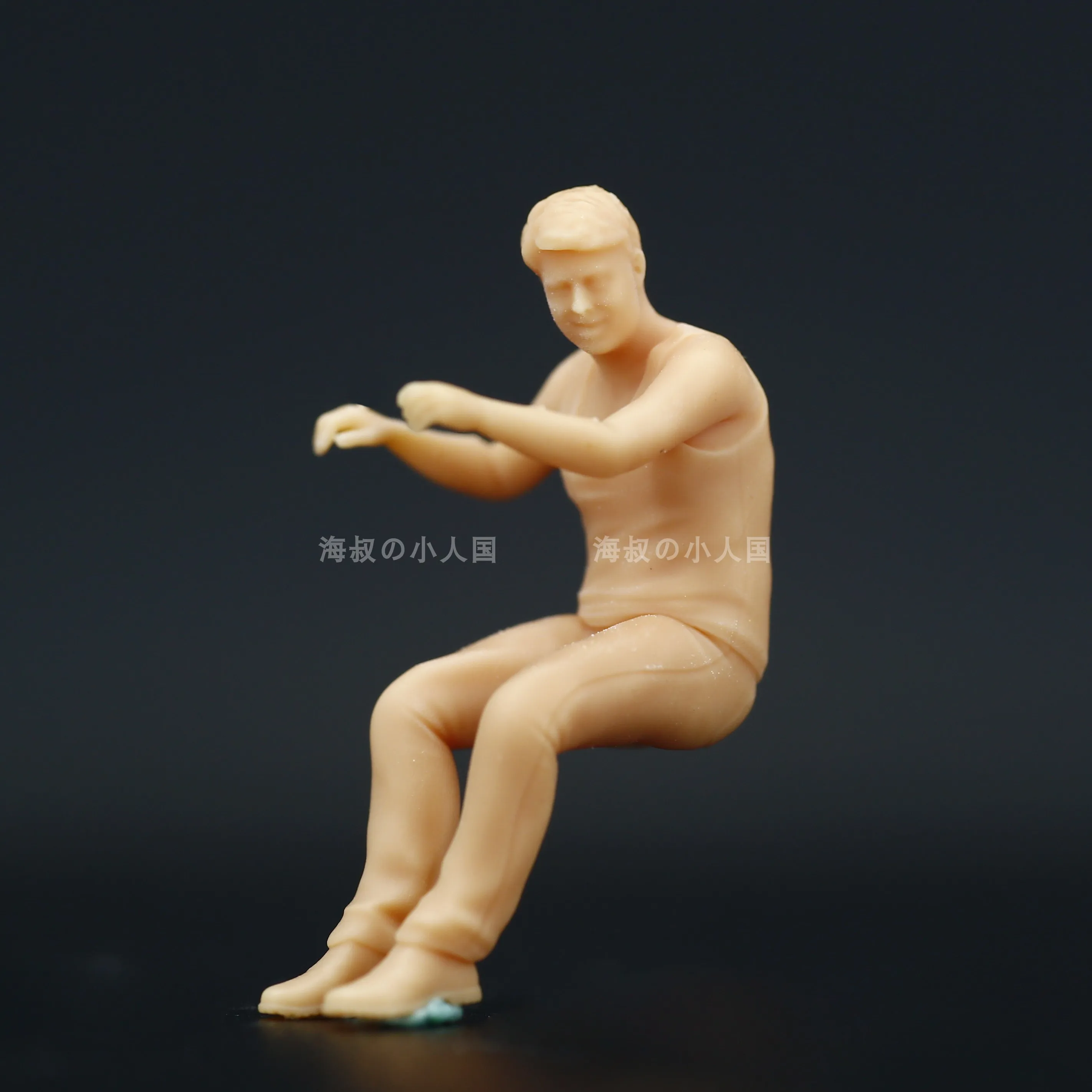 Miniatures Figurine 1/87 1/64 1/43 L249 Male Female drivers driving Figures Sand Table Doll Model Creative Scene Props Decor