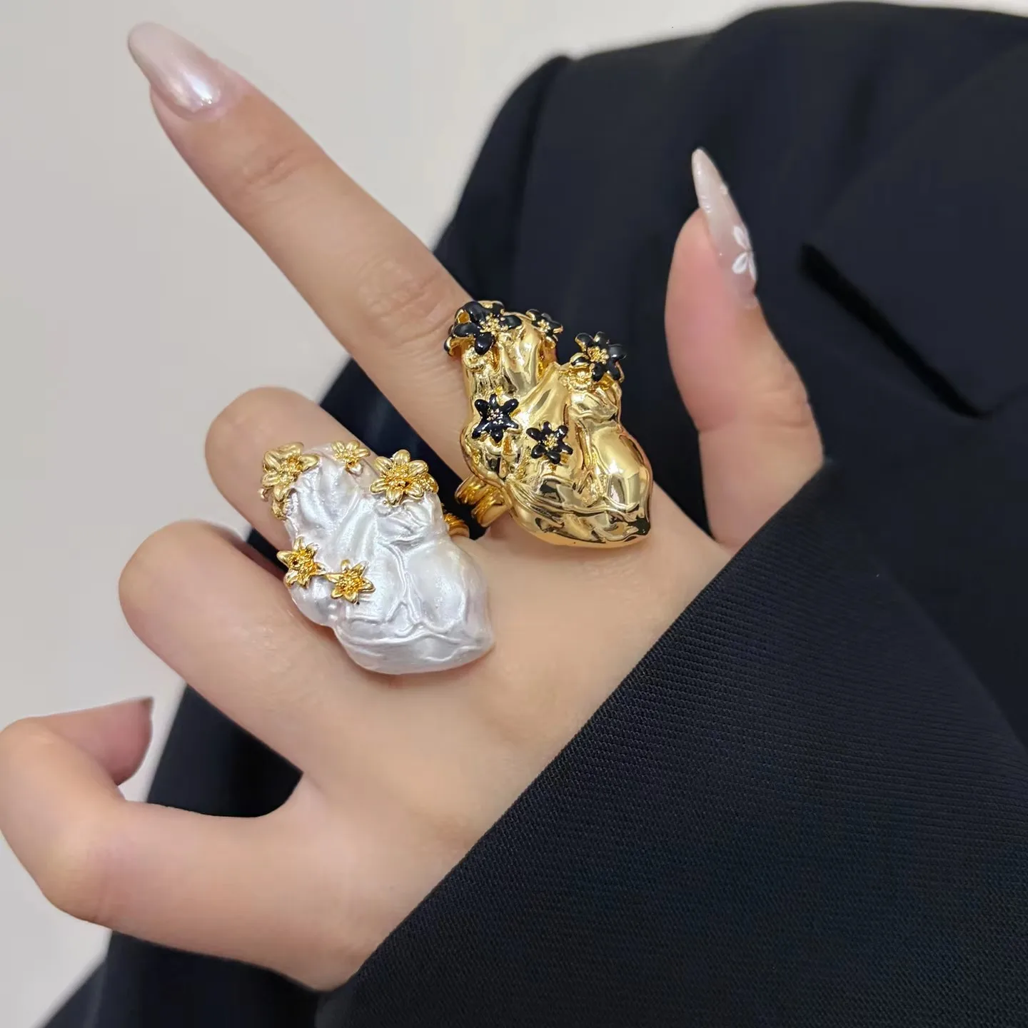 Vintage Gold-plated Enamel Plum Blossom Open Ring for Women Unique Design High-end Statement Trendy Index Finger Accessories